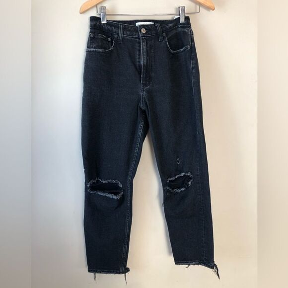 🔶 Abercrombie & Fitch | High Rise Distressed Mom Black Jeans - Picture 1 of 6
